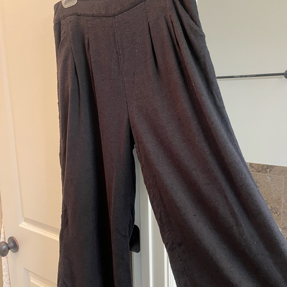 Free people  Black Wide Leg High-Waisted Linen Pants